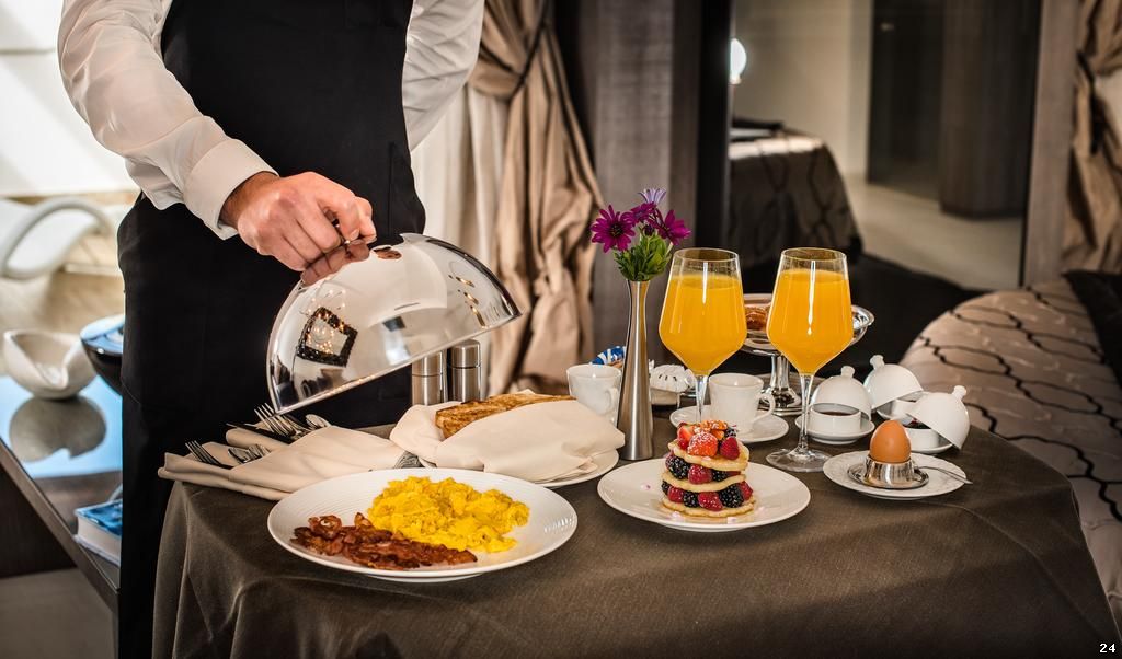 Нюансы предоставления услуги Room-service в гостиницах Барнаула