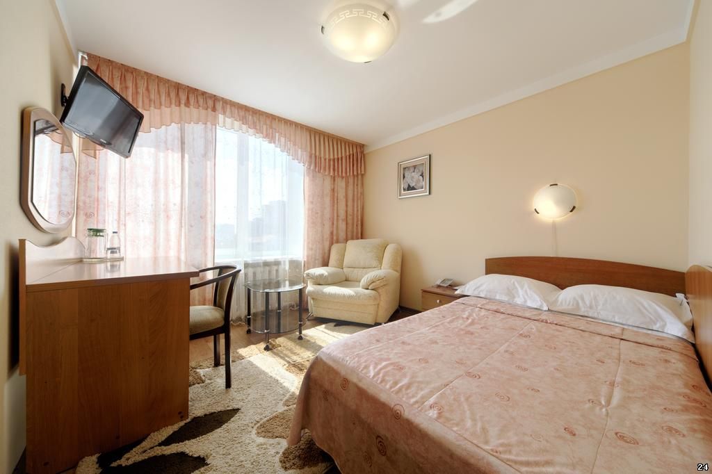 Качество мебели в зависимости от класса гостиницы в Барнауле и категории номера