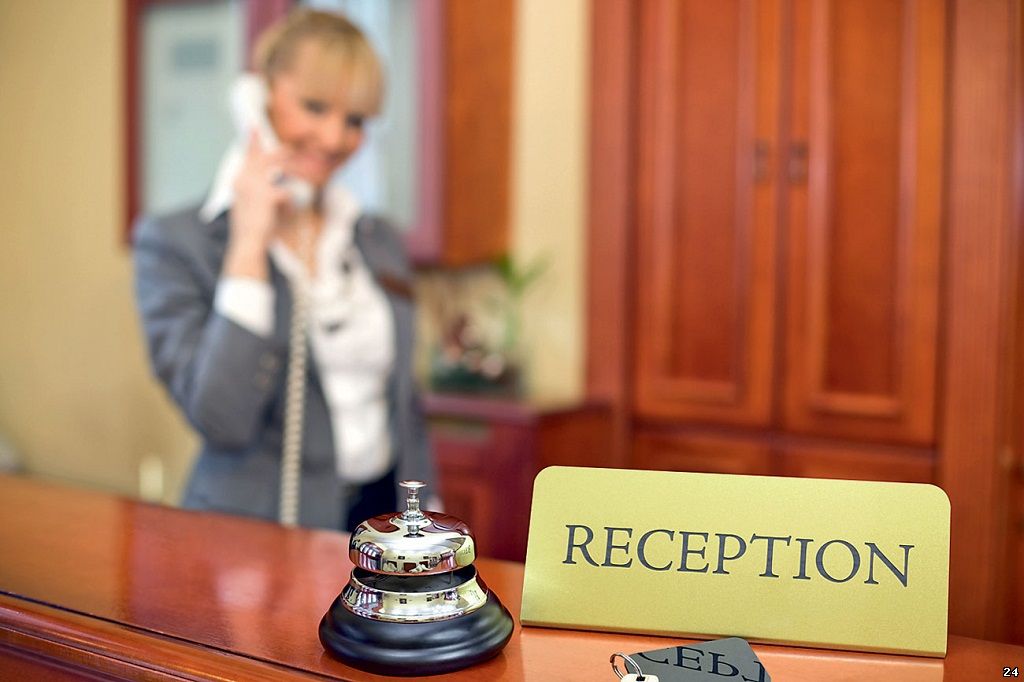 Обслуживание клиента гостиницы Барнаула на reception
